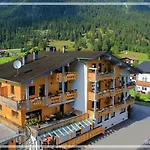 Kreuzeck - Dein Gluecksplatz Am Lech * Weissenbach am Lech