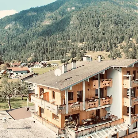 Kreuzeck - Dein Gluecksplatz Am Lech * Weissenbach am Lech