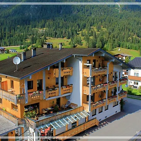 Kreuzeck - Dein Gluecksplatz Am Lech * Weissenbach am Lech